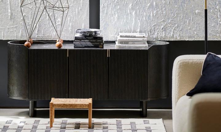 How to decorate a studio apartment with cosma sideboard
