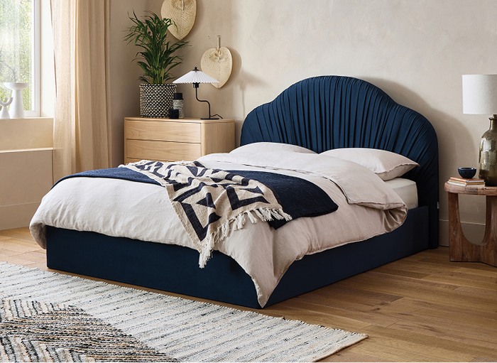 blue velvet bed