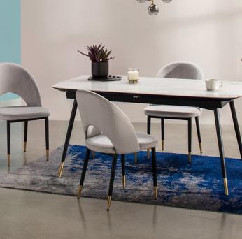 Ore Dining Table with set of Comida Dining Chairs