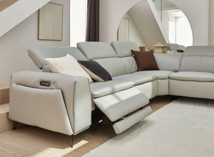 iconica with the venosa recliner corner sofa