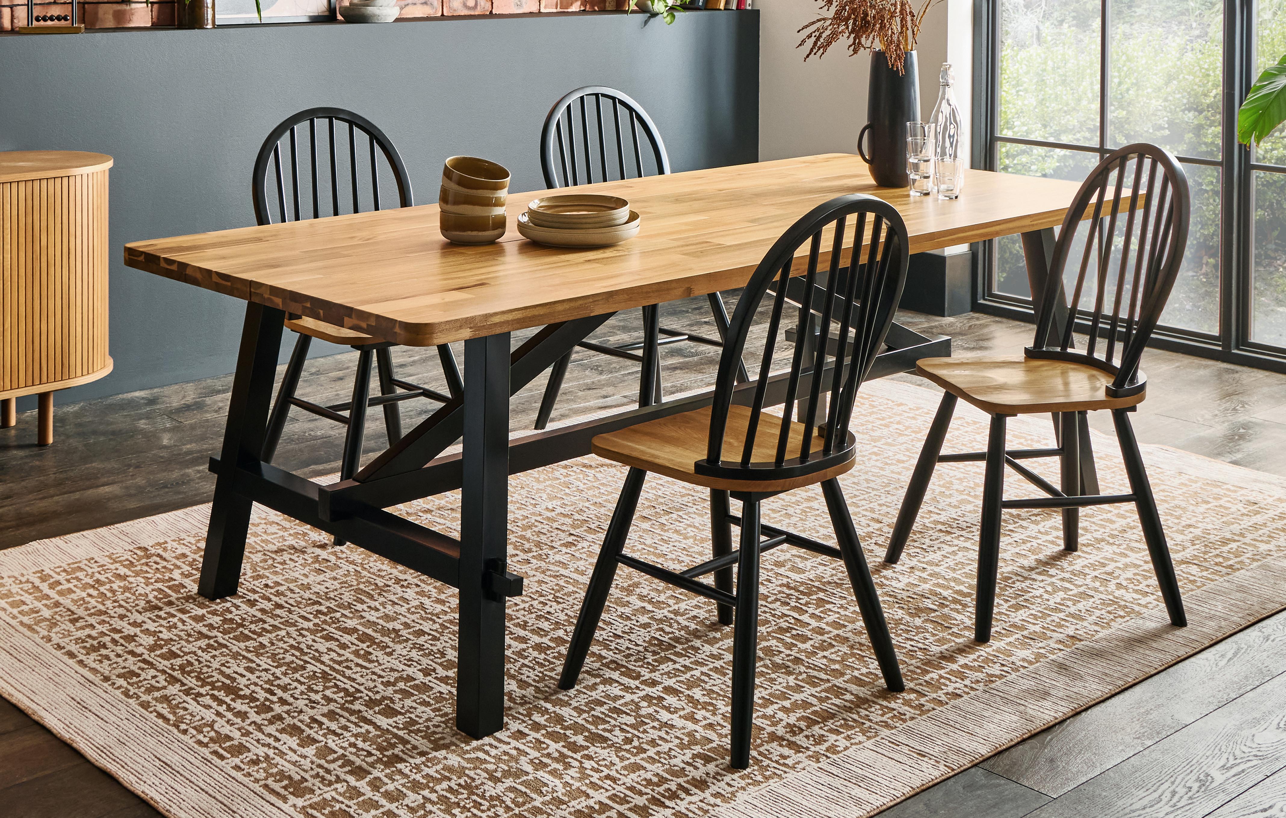 Dining Table and 4x Chairs