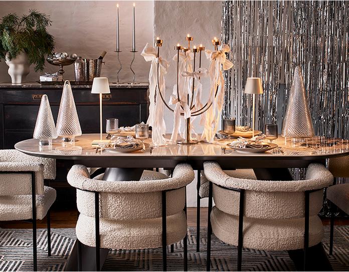 monochrone dining setting with christmas deocrations