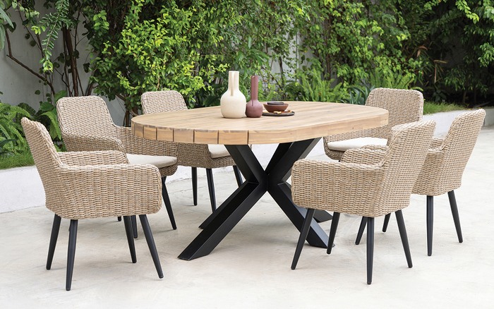 Noella outdoor dining table with 6 rattan chairs with metal legs