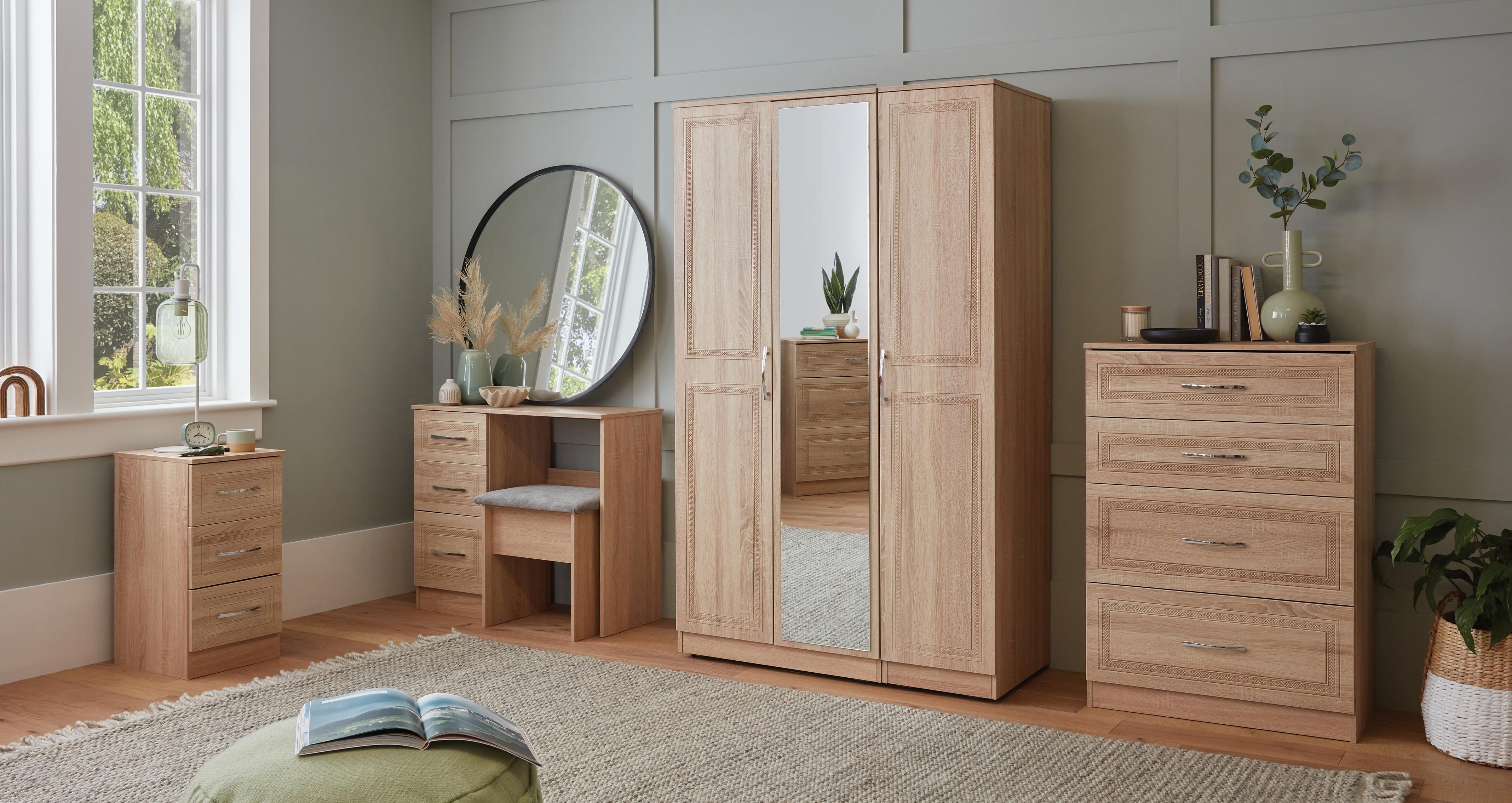 Cabra Triple Mirrored Wardrobe in Cabra Bardolino Oak