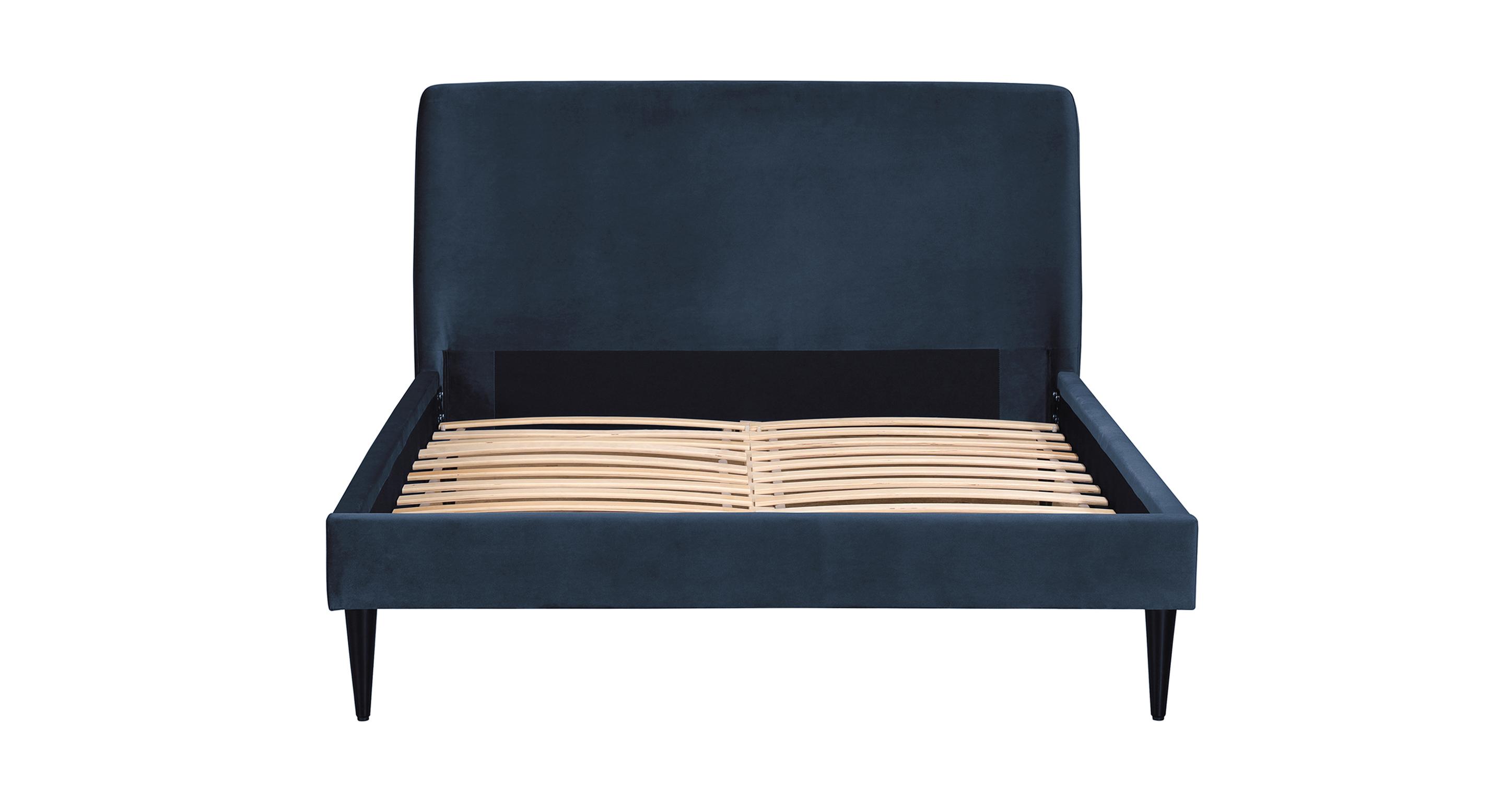 comidabedroom_xa_comidabluevelvet_blue_view3