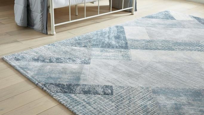 https://images.dfs.co.uk/i/dfs/content_036_rugs-buying-guide-arato/arato-medium-rug?w=684&qlt=default&fmt=auto