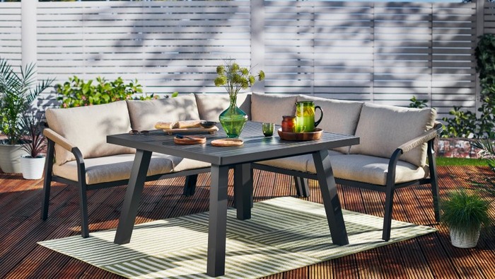 Garden Furniture Buying Guide | DFS