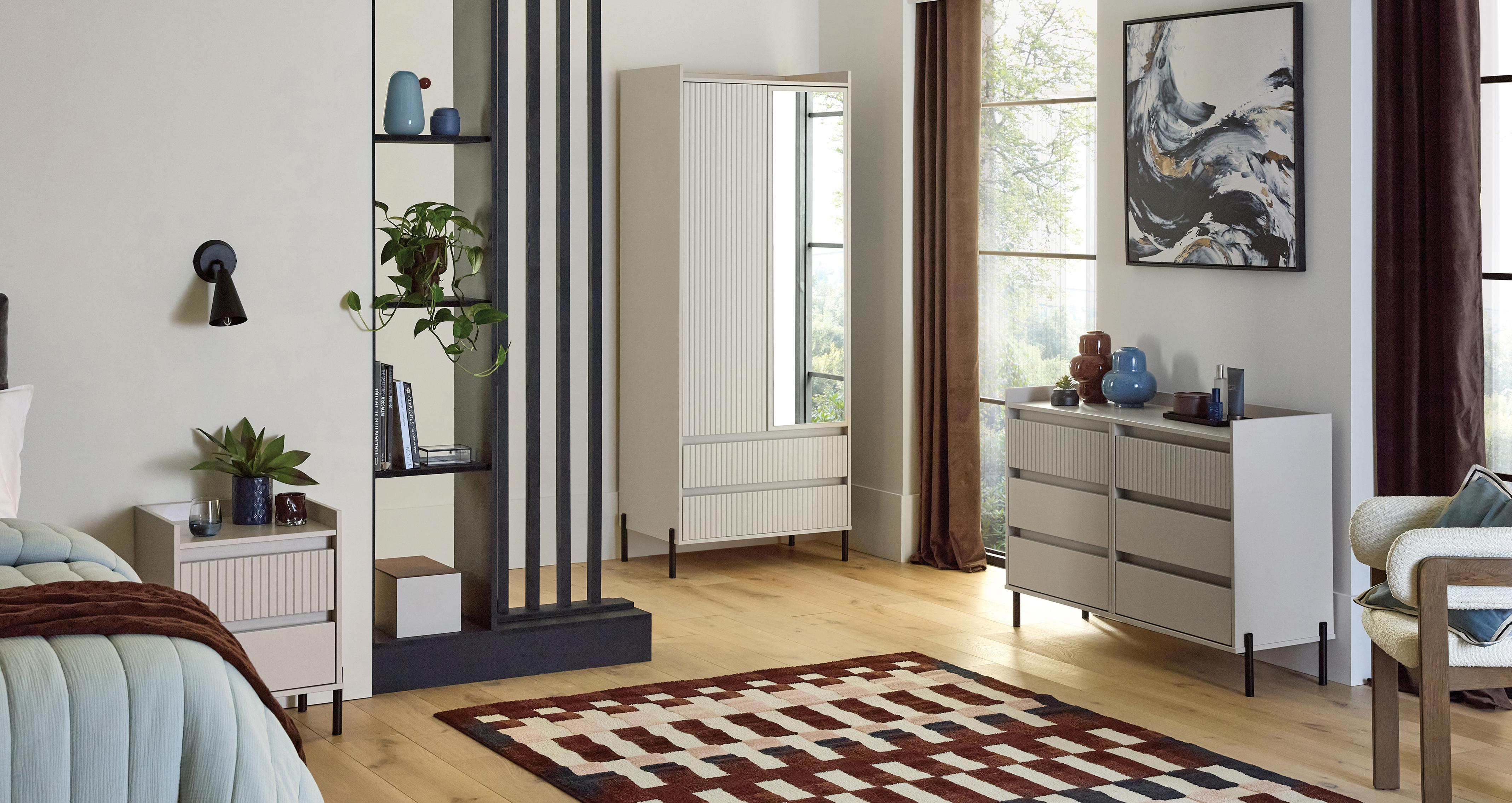 Crue 4 Drawer Chest in Crue Kashmir Matt