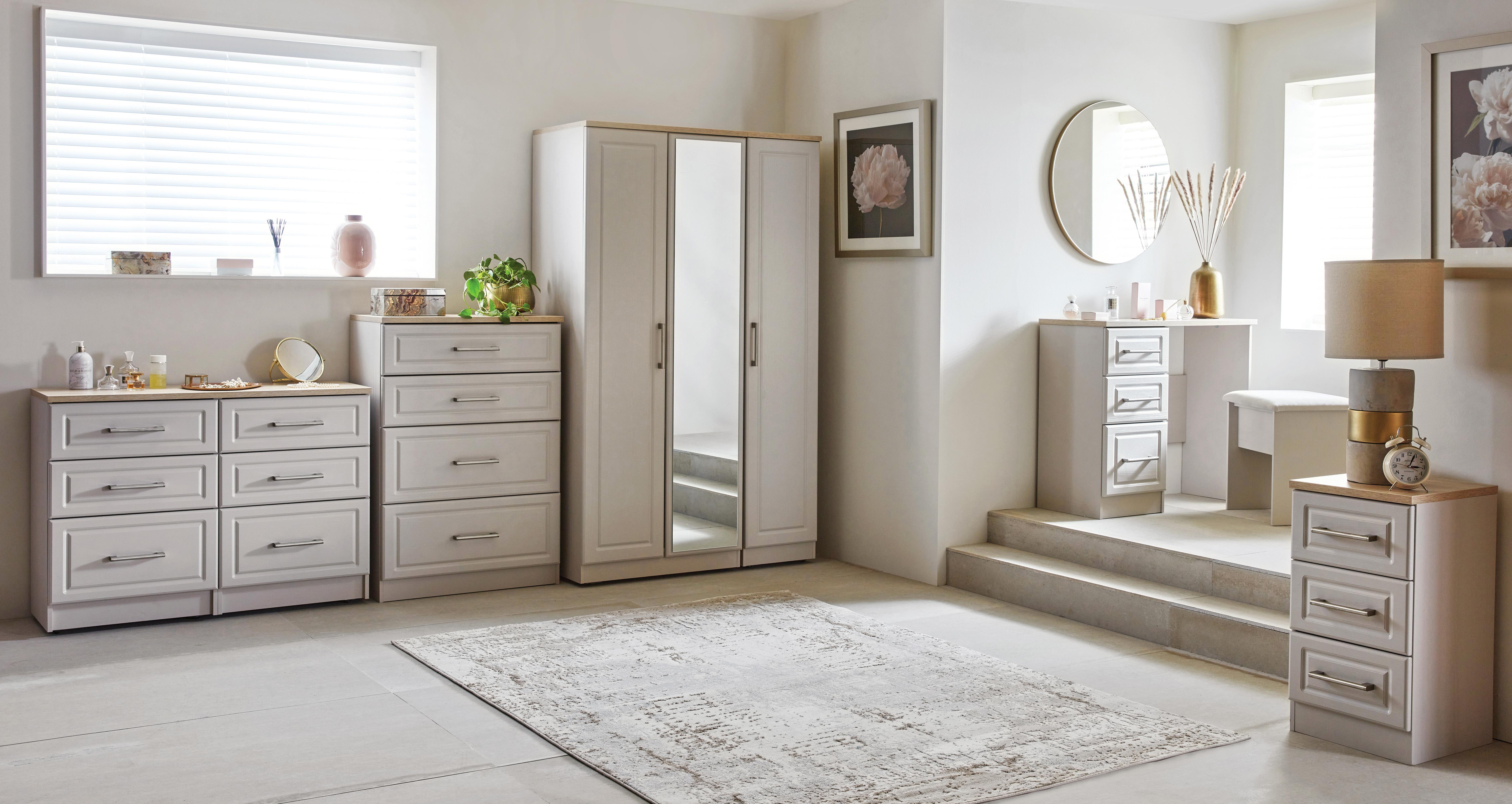 Elibank 6 Drawer Wide Chest in Elibank Off White