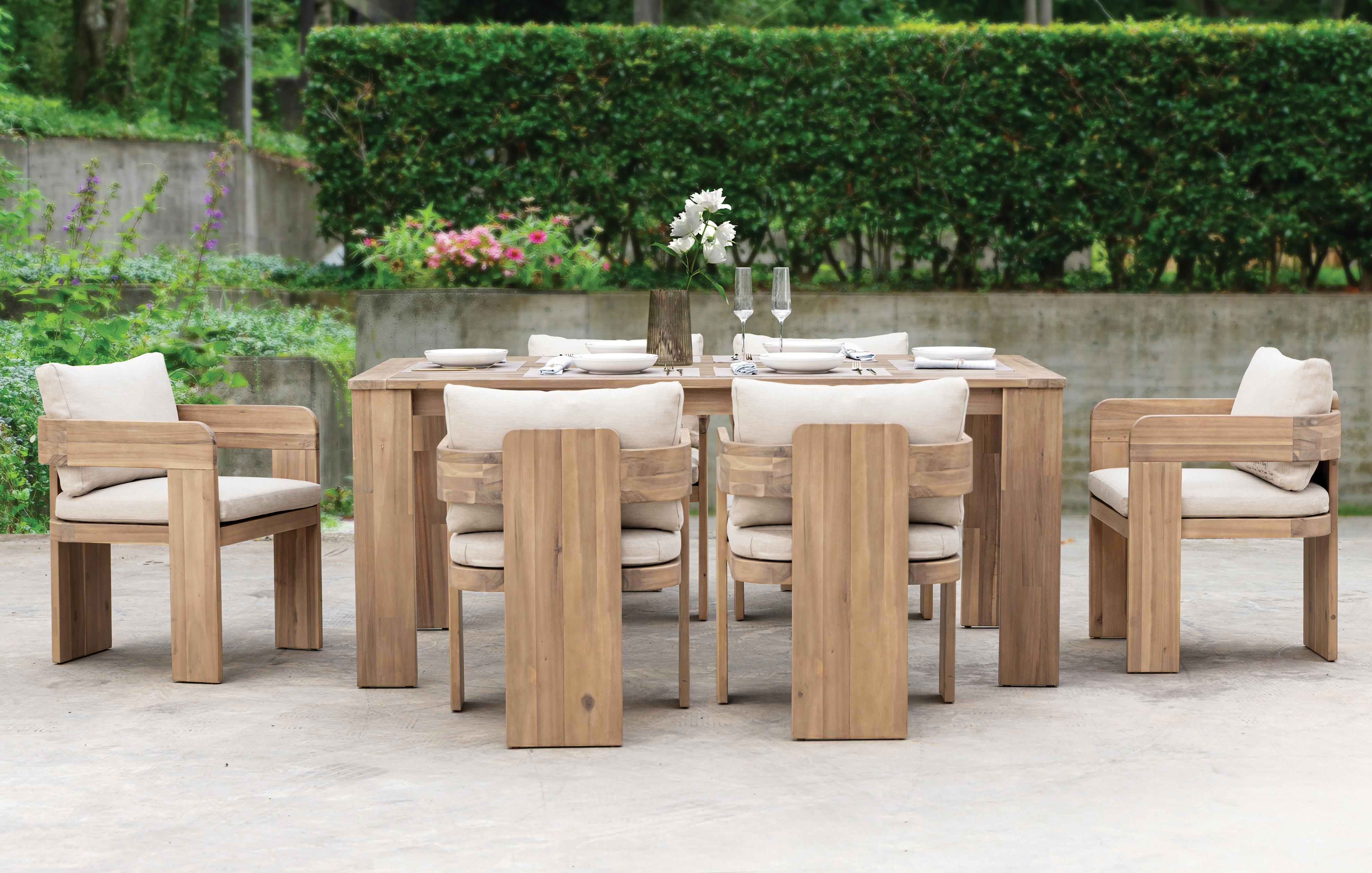Dining Table & 6 Chairs