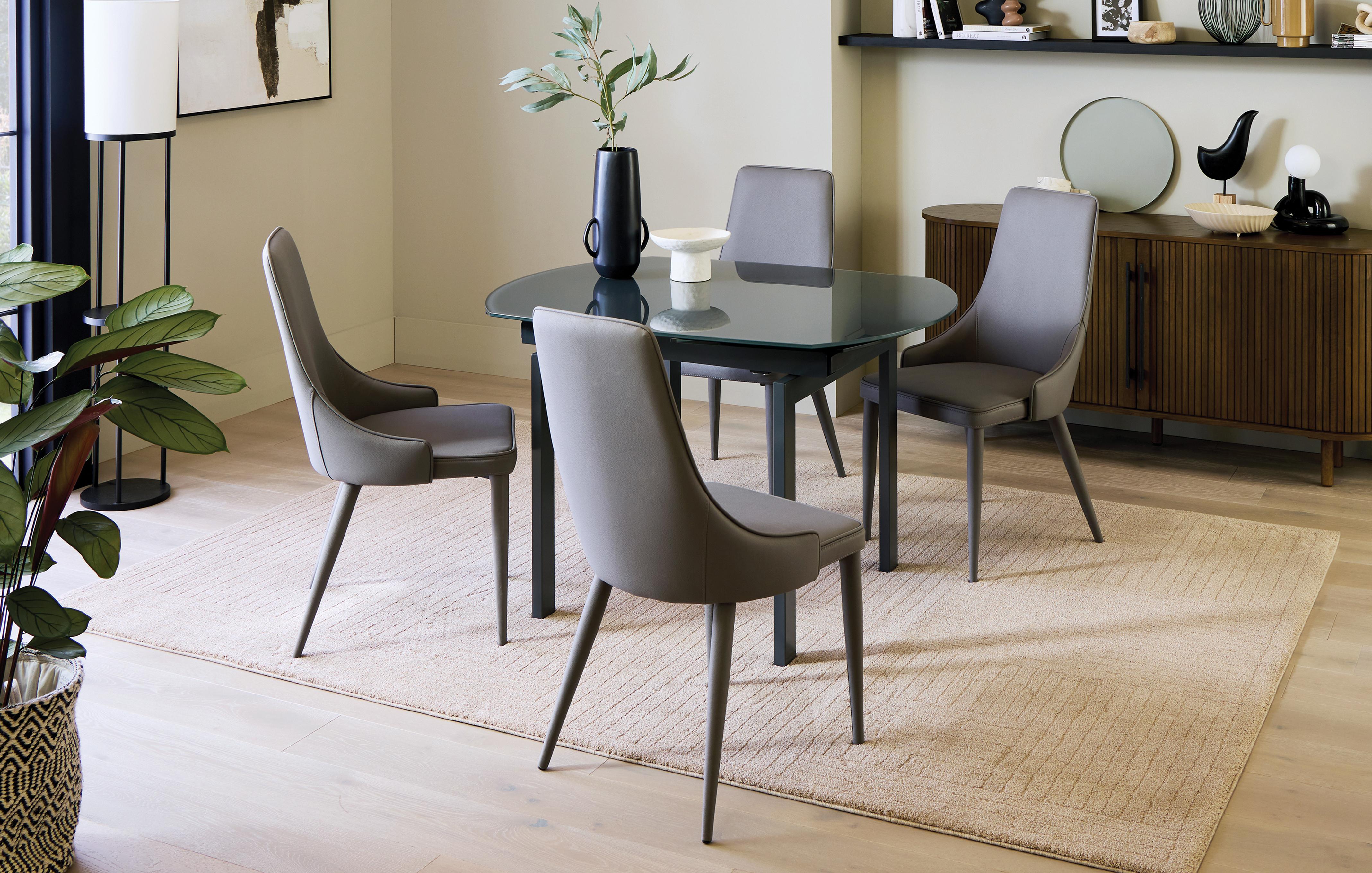 4-6 Seater Dining Table & 4 Chairs