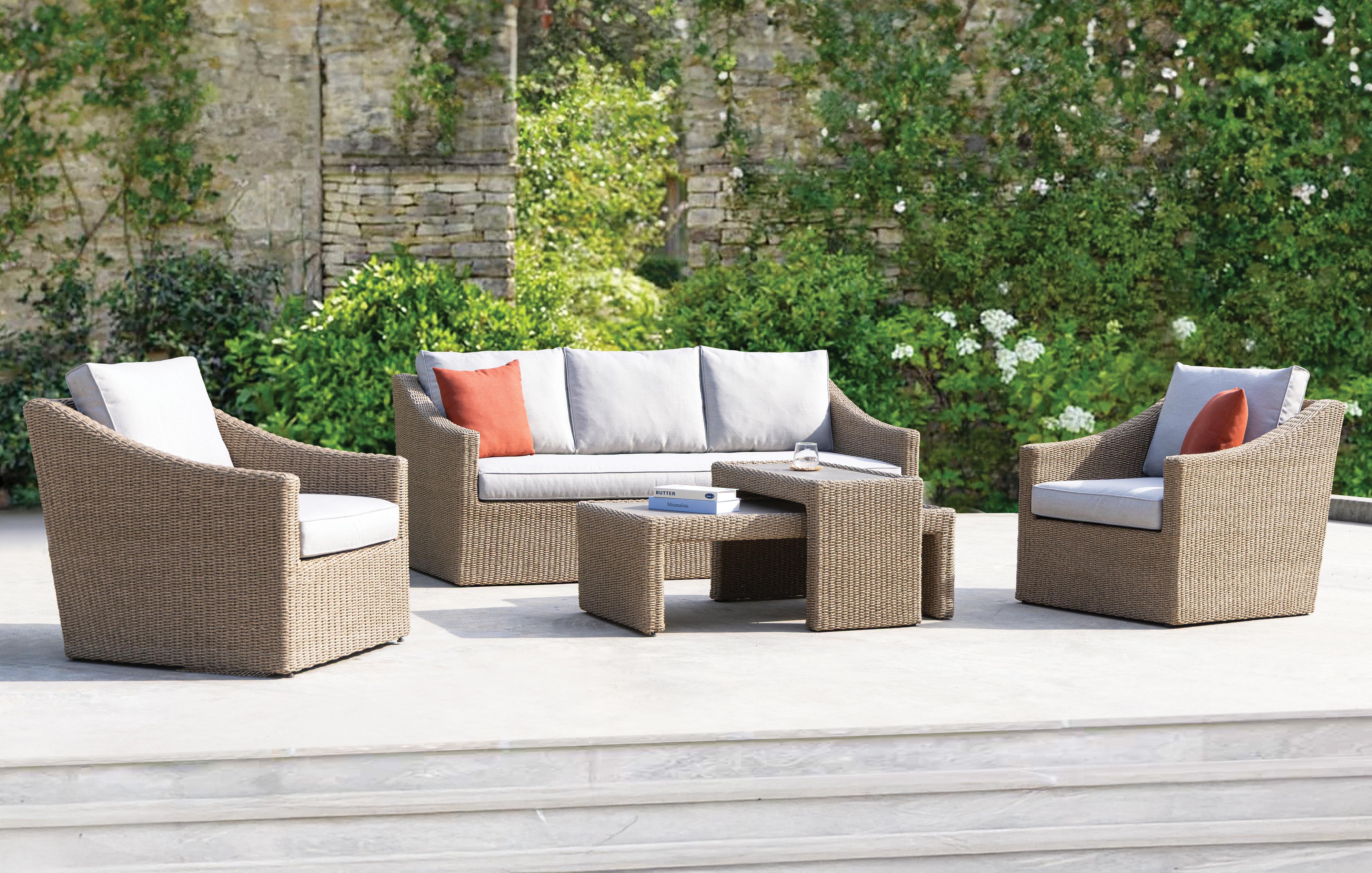 3 Seater Sofa, 2 Armchairs & Nesting Coffee Table