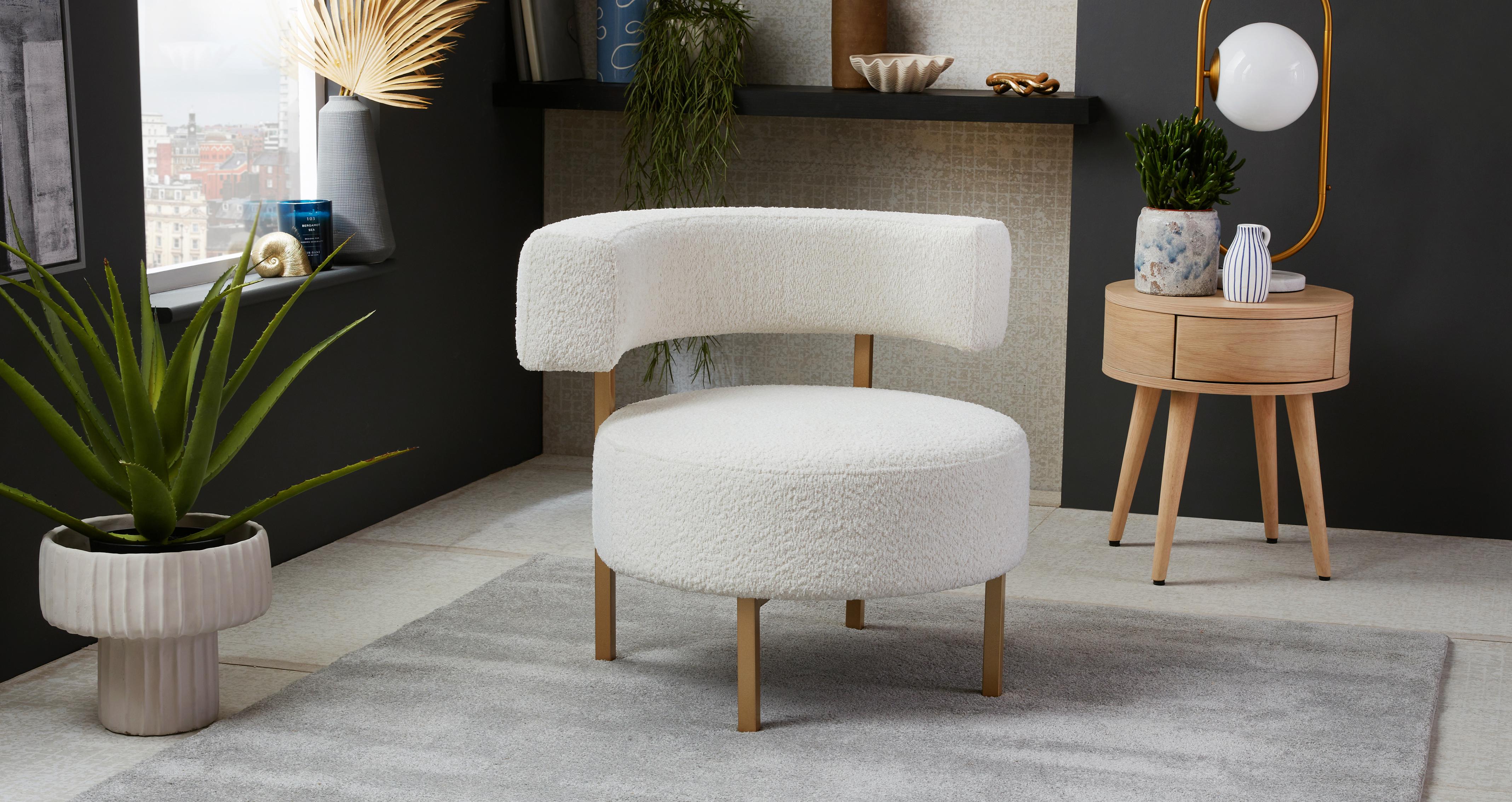 rhodesboucleaccentchair_wu_viewroomset