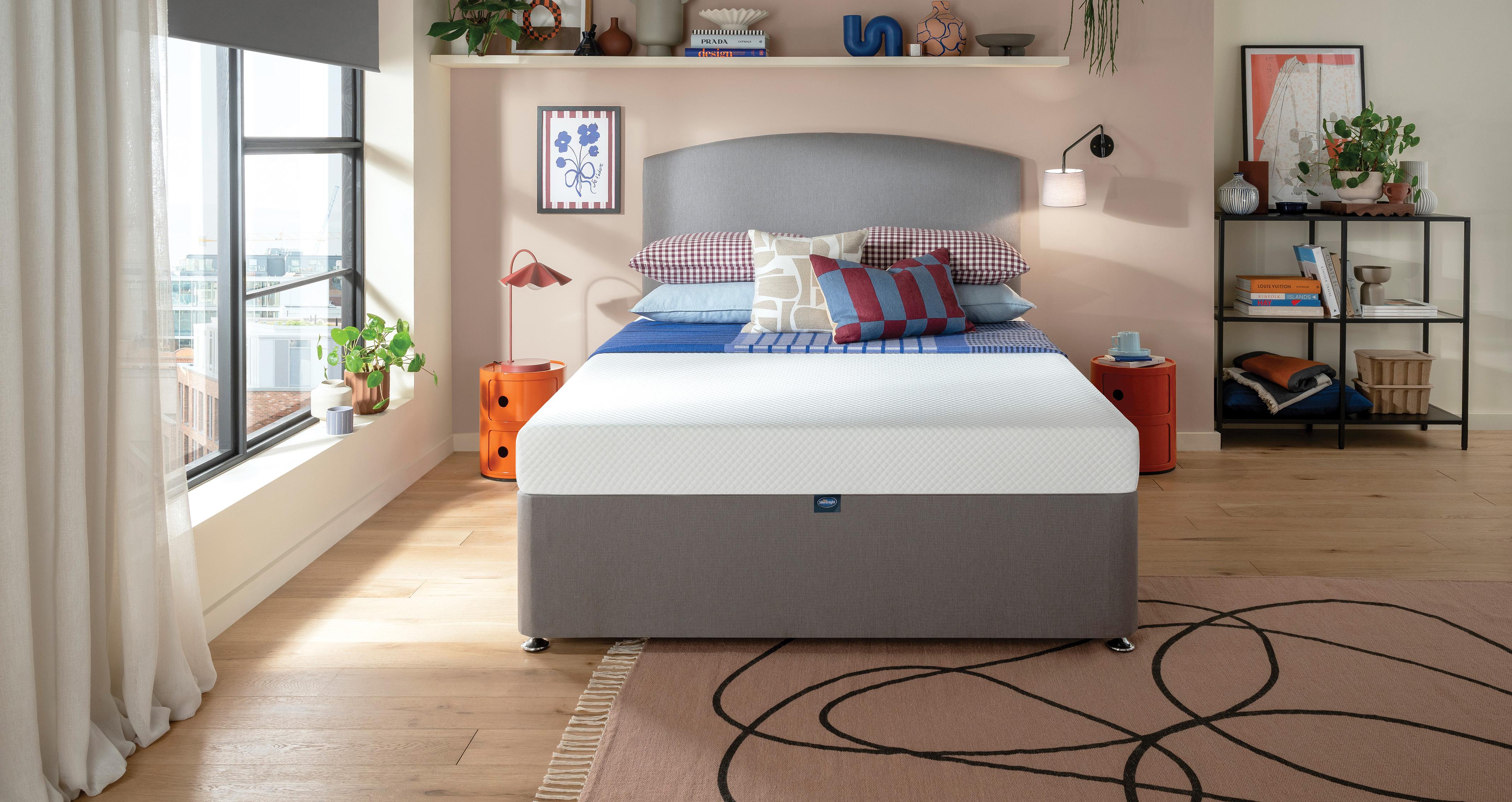 Silentnight-hush-memory-foam-rolled-mattress Double (4 ft 6) Mattress in Silentnight Mattress White