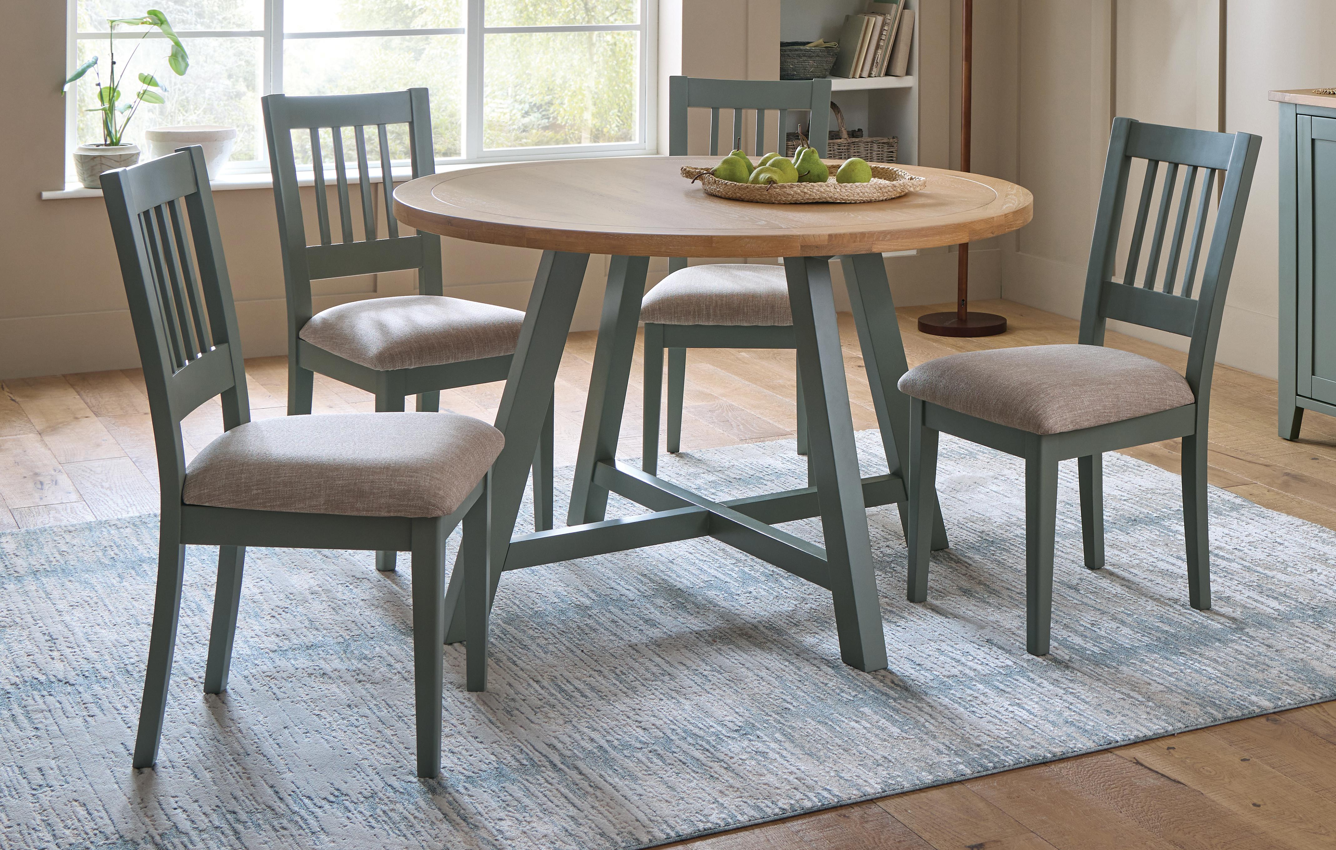 Round Dining Table and 4 Chairs