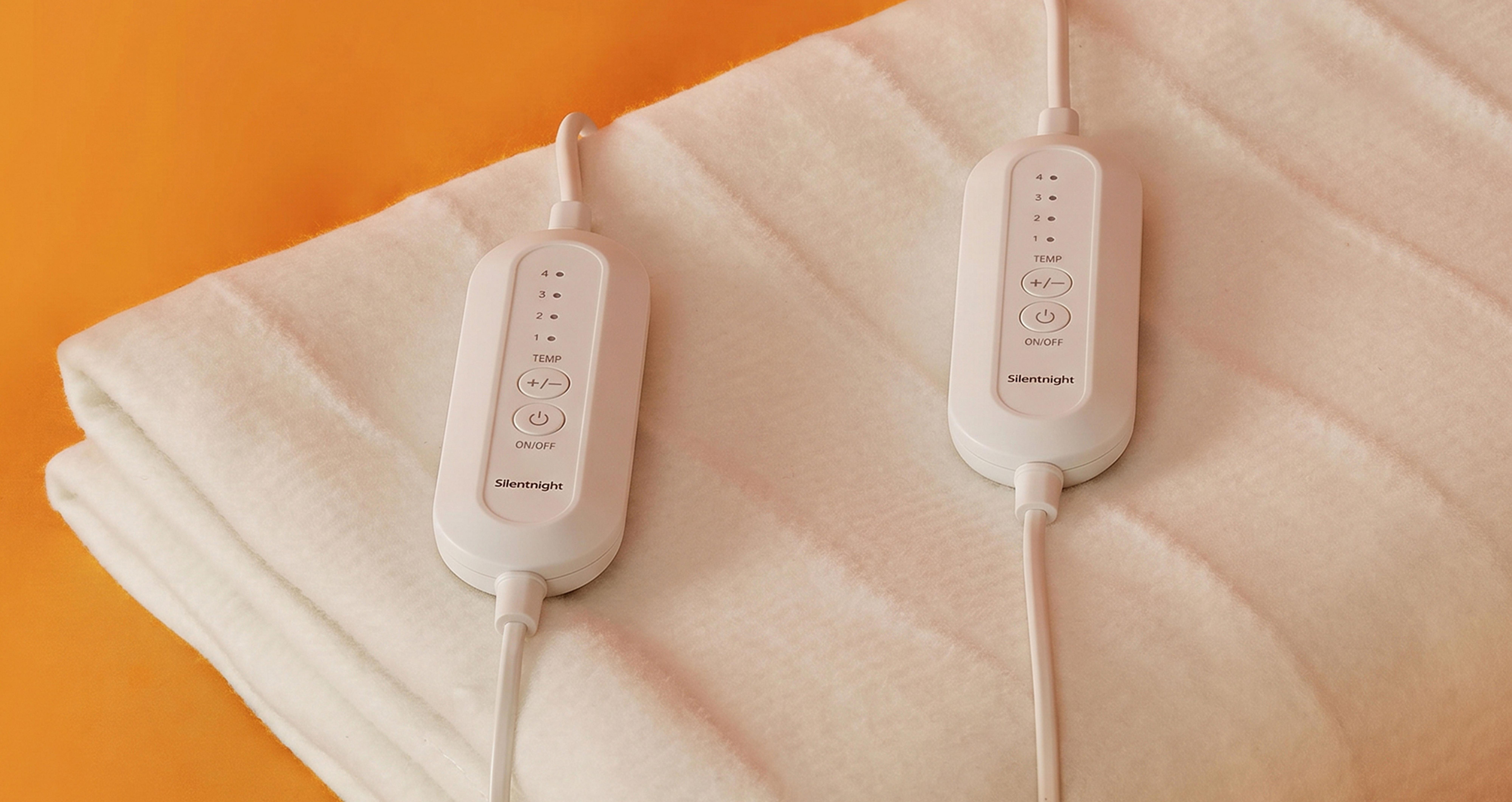 Yours-and-mine Double Heated Blanket in Yours and Mine White White